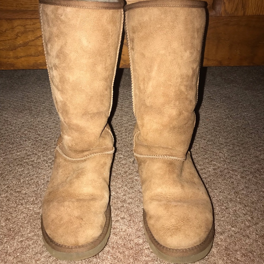 Classic tan uggs